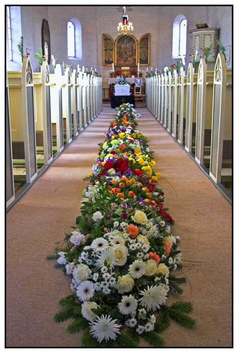 kirke07.jpg - - funeral II -