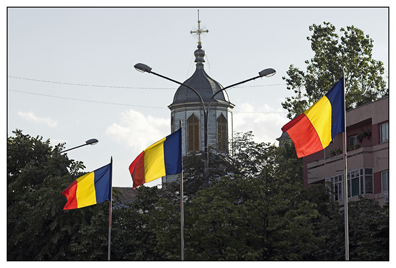 IMG_9120-01.jpg - - flags of romania -